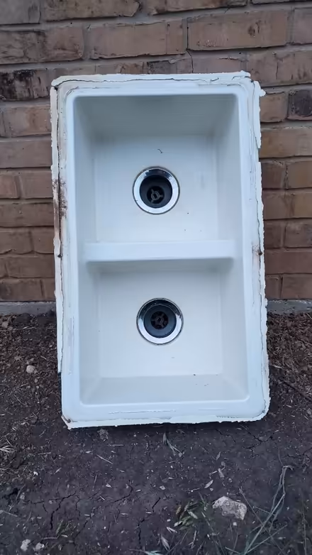 Photo of free Plastic sink (East end of Aspen Dr Denton) #1