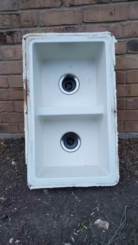 Photo of free Plastic sink (East end of Aspen Dr Denton) #1