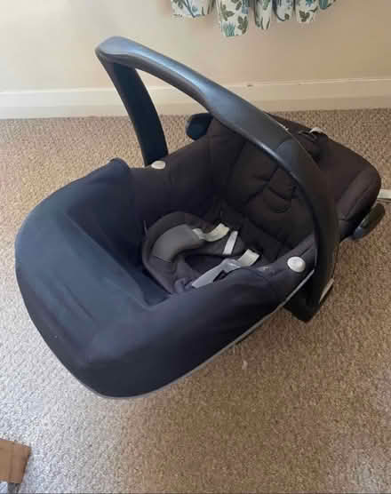 Photo of free Infant car seat (TN4) #4