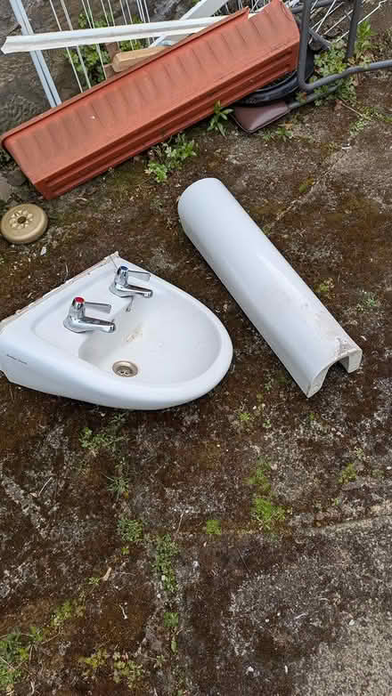 Photo of free Sink (Stirling) #1