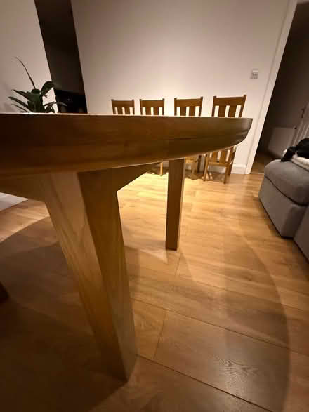 Photo of free Extendable oak table & 4 chairs (East Croydon) #2