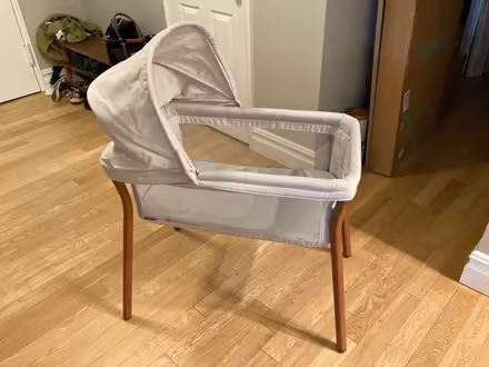 Photo of free Bassinet (Upper East Side (74th/1st)) #1