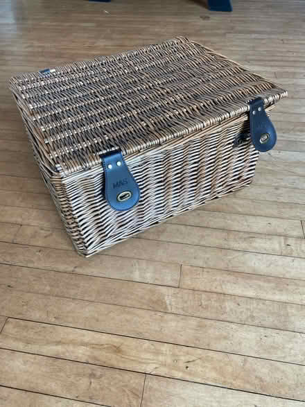 Photo of free Wicker hamper (TN30) #1