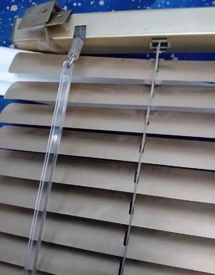 Photo of free Gold metallic venetian blind (Coulby Newham TS8) #3