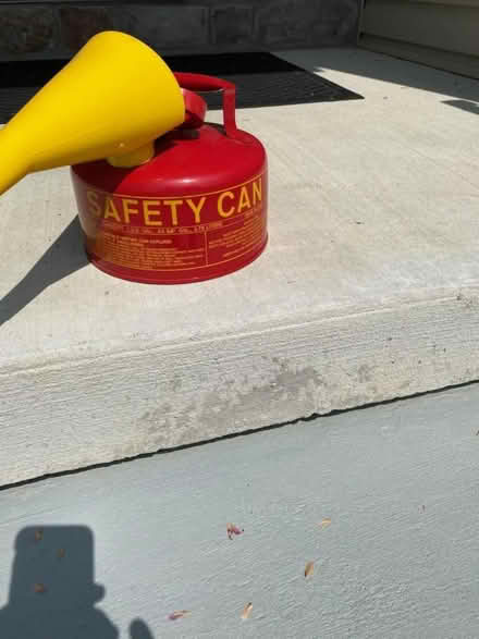 Photo of free 1 gallon gas can (Newark DE) #2