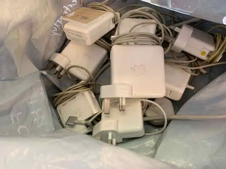 Photo of free Apple chargers with minor PAT test failures (Walton Manor OX2) #1