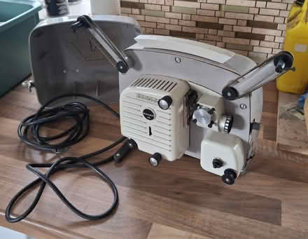 Photo of free Vintage 8mm film projector (Rhayader LD6) #2