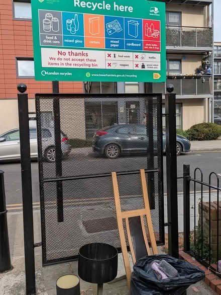 Photo of free Womens clothes XL (E14 Isle of Dogs) #2