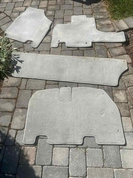 Photo of free 2008 Honda Odyssey Touring Carpets (Midtown Palo Alto) #1