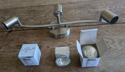Photo of free 3-bar spotlight (Finstall B60) #2