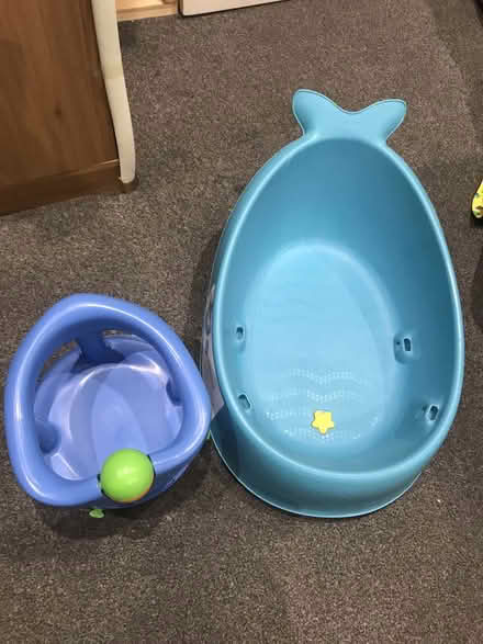 Photo of free Baby bath and bath seat (HP3 9EL Hemel Hempstead) #1