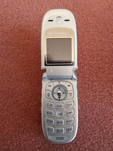 Photo of free Motorola V220 Phone - NO SIM CARD (B90 shirley) #1