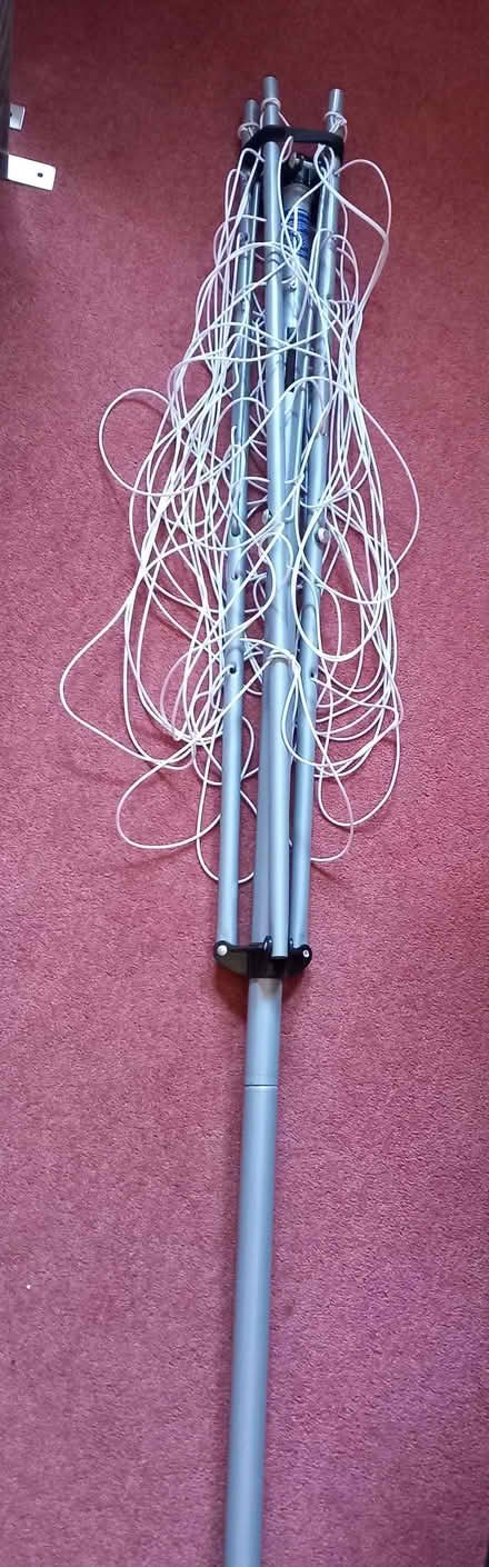 Photo of free Rotary Washing Line (Ilford IG1) #1