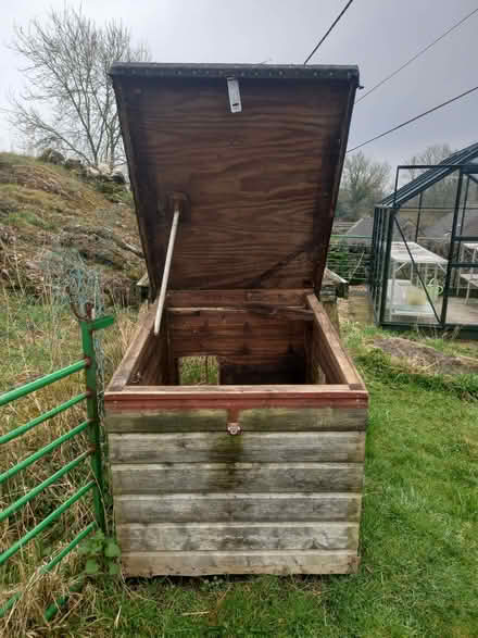 Photo of free Hen Coop (Parwich DE6) #4