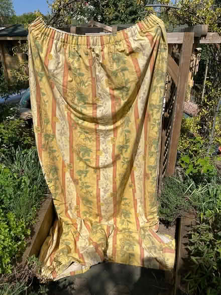 Photo of free Pair of large heavyweight curtains (Northaw EN6) #1