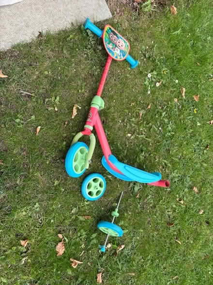 Photo of free Almost new toddler scooter, needs parts (Gracemount EH16) #1