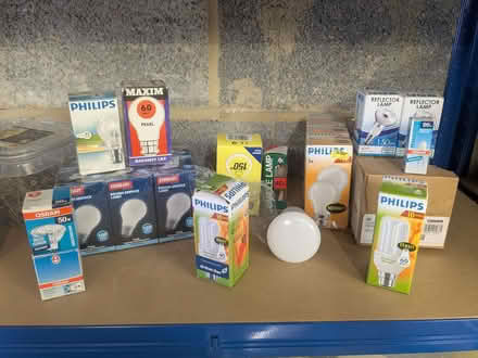 Photo of free Various incandescent/halogen/cfl lightbulbs (Berkhamsted HP4) #1