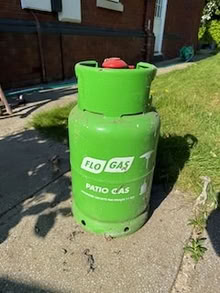 Photo of free A gas cylinder (Holmes Chapel) #2