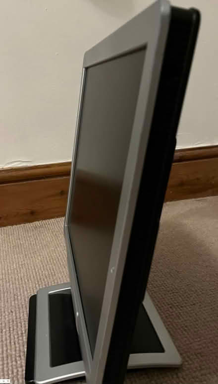 Photo of free [Faulty] Display-only monitor (no OS) & VGA cable (Horsley Woodhouse CP DE7) #2