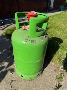 Photo of free A gas cylinder (Holmes Chapel) #3