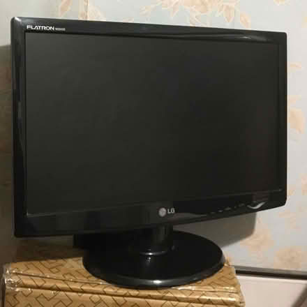 Photo of free LG Flatron W2043S 19.5" Monitor (Olton B92) #1