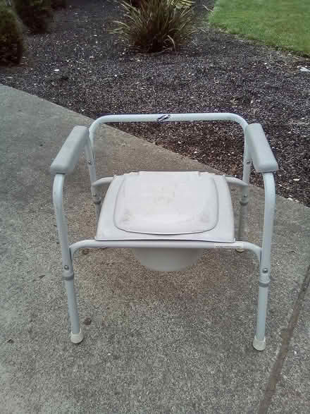 Photo of free Commode (Larkfield) #1