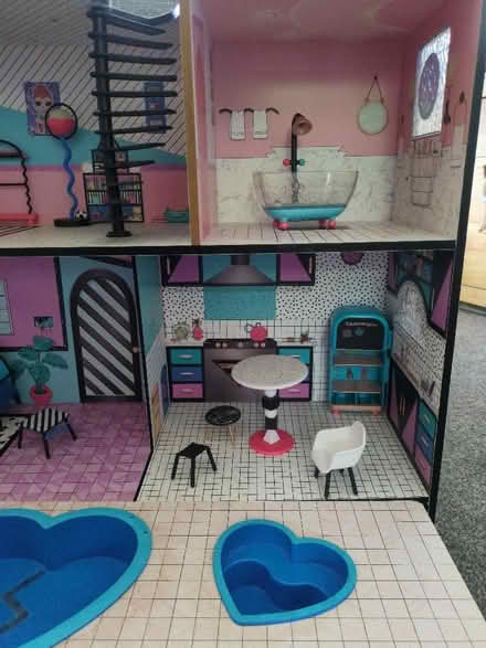 Photo of free LOL Doll house and a few accessories (Little Dawley TF4) #4