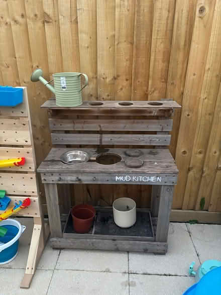 Photo of free Children’s mud kitchen (Arnold NG5) #1