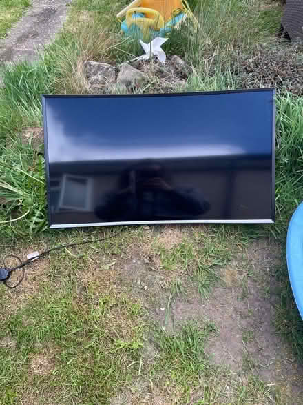 Photo of free Samsung tv curved (Mansfield NG19 6SY) #1