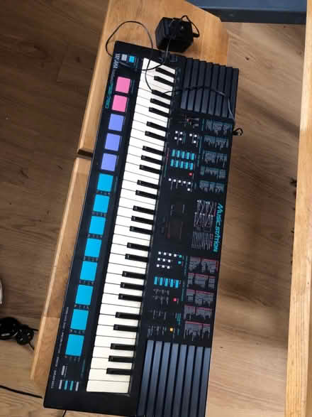 Photo of free Yamaha Synthesiser Keyboard (High Green, S35) #1