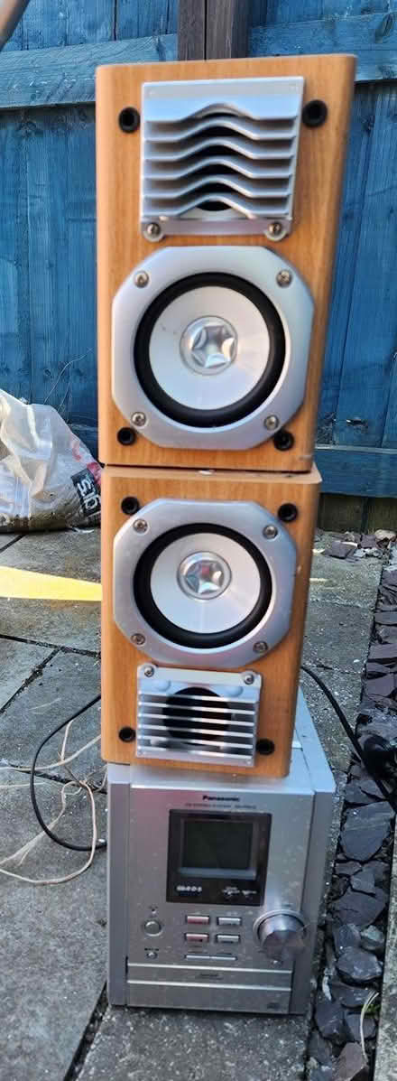 Photo of free Stereo (M11) #1