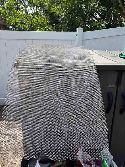 Photo of free 3 2’ x 6’ galv mess screen (South Venice) #1