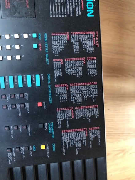 Photo of free Yamaha Synthesiser Keyboard (High Green, S35) #4