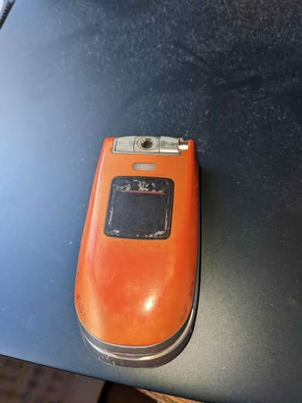 Photo of free Vintage LG mobile phone (Central Rugby CV21) #2