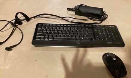 Photo of free hp wired keyboard, mouse,mcords (Cherry Hill and Beck area) #1