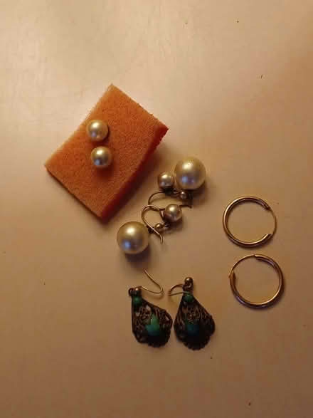 Photo of free Earrings (Beaconsfield HP9) #1