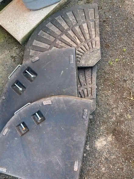 Photo of free Parasol base (Sutton Hill TF7) #1