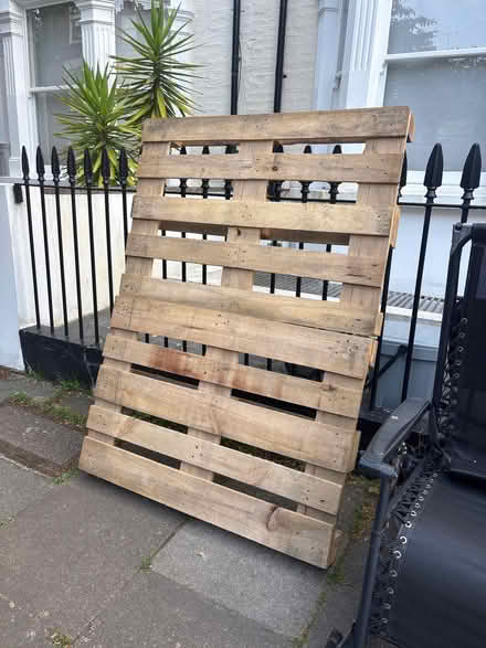 Photo of free Wooden crate (Brook Green W14) #1