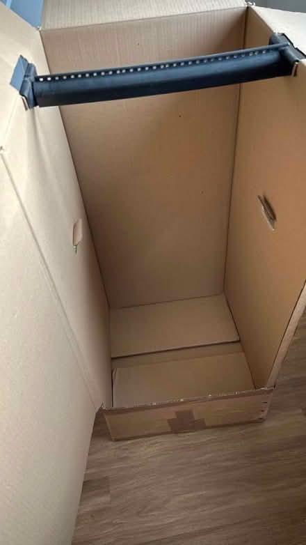 Photo of free Hanging wardrobe box for moving or storage (Northcourt OX14) #1