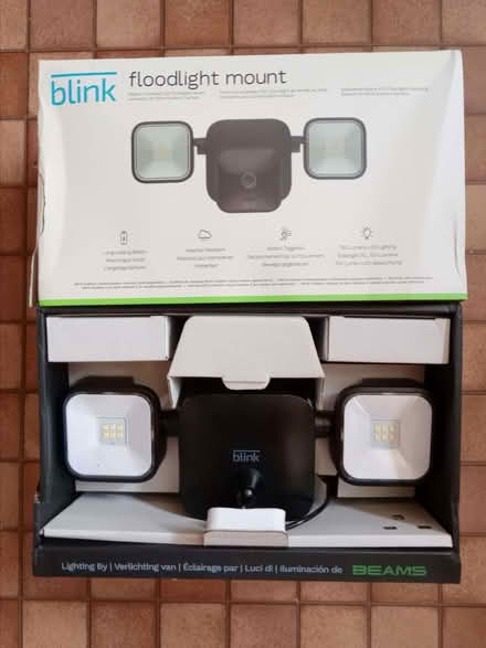 Photo of free blink CCTV floodlight mount (Collyhurst M8) #1