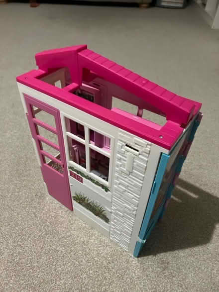 Photo of free Space saving Barbie doll house (CR3 Caterham on the hill) #3