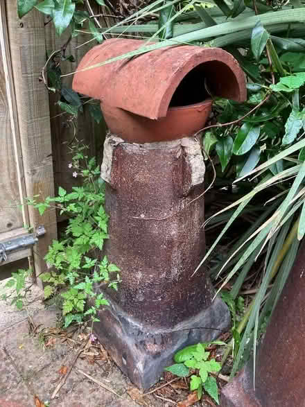 Photo of free Reclaimed Victorian/Edwardian chimney pot (Oakwood LS8) #1