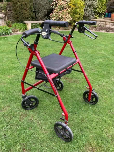 Photo of Walker with Seat (Abbeydale GL4) #1