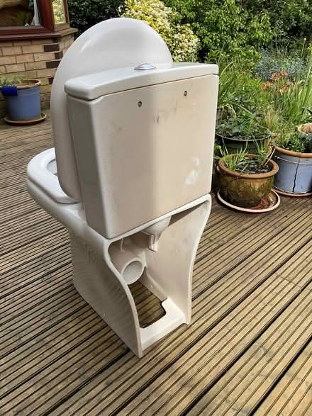 Photo of free Complete toilet. (Grappenhall WA4) #2