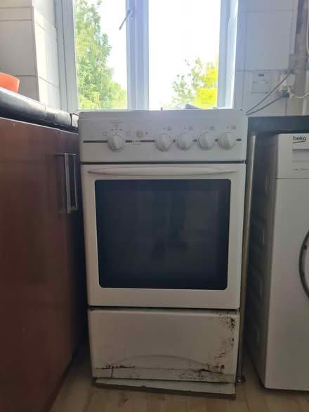 Photo of free Free standing gas cooker (SW14 7HD) #1