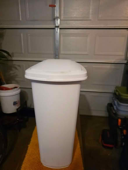 Photo of free Kitchen Trash Can (Brightwood Park, DC) #1