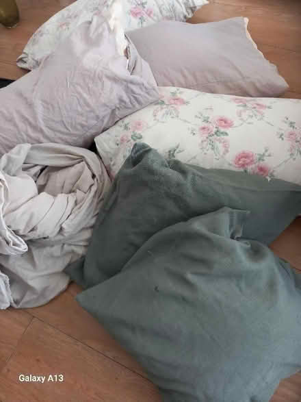 Photo of free Bedding (Slough central SL1) #1