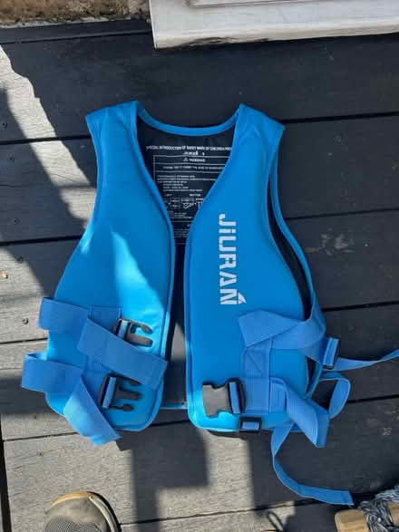 Photo of free Small paddle board life vest (South Woodford, E18) #1