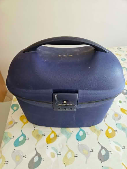 Photo of free Samsonite blue/purple vanity case (St Stephens AL3) #1