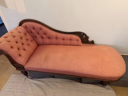 Photo of free Antique Chaise (Cm34rt) #1